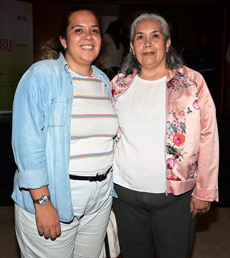 Raquel Rivaldi y Marta Robertti.