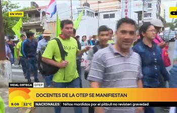 Docentes de la OTEP se manifiestan contra crisis educativa