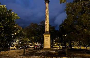Escultura de la Libertad, en el monumento de jura de la Constitución de 1870.