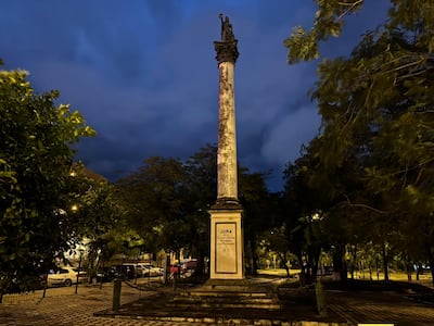 Escultura de la Libertad, en el monumento de jura de la Constitución de 1870.