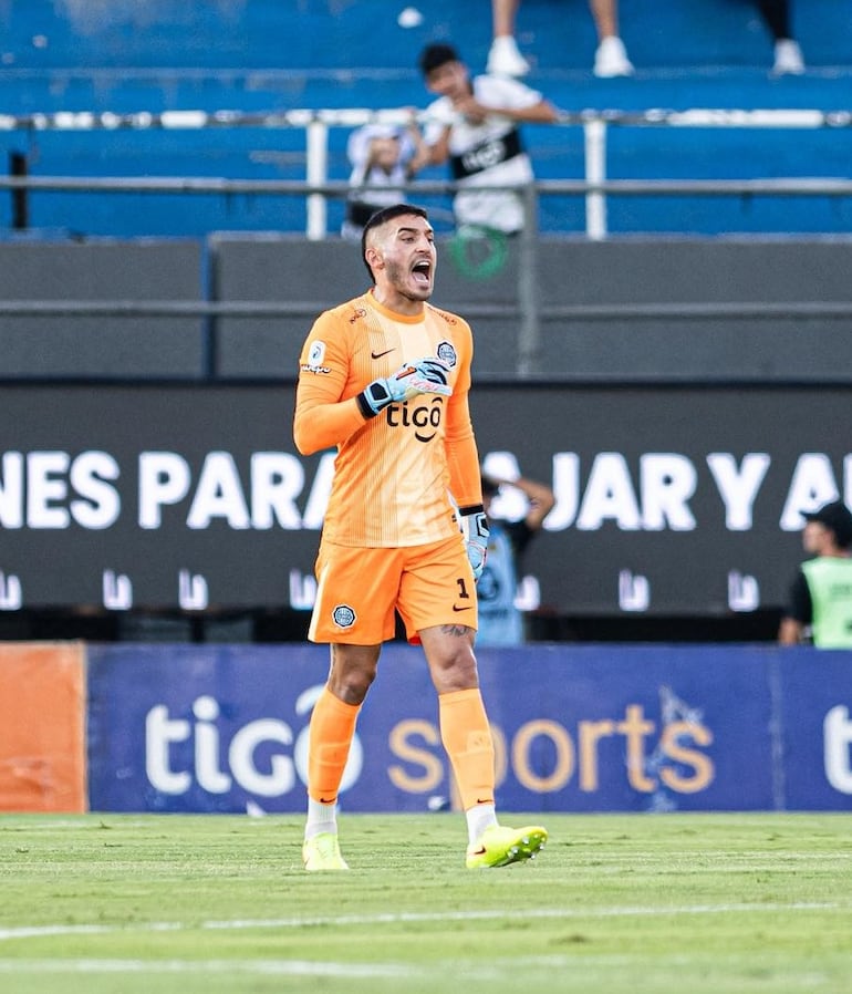 El portero uruguayo nacionalizado paraguayo, Gastón Hernán Olveira Echeverría (32 años), aseguró que Olimpia es un candidato a conquistar la Copa Sudamericana.