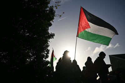 Manifestantes pro palestinos protestan ayer lunes en Londres, Inglaterra.