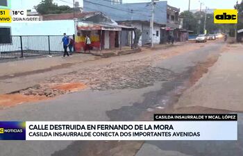 Video: Calle destruida tras reparación de cañería
