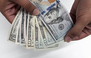 Entre agosto y septiembre, el tipo de cambio cayó de G. 7.900 a G. 7.200/dólar.