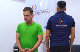 Silvinei Vasques luego de su detención en el aeropuerto internacional Silvio Pettirossi.