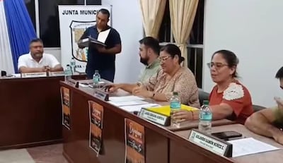 La concejal colorado, Laura Acosta, lamentó la solicitud planteada por la hija del intendente, y citó que en la ciudad muchos necesitan de un lugar donde vivir.