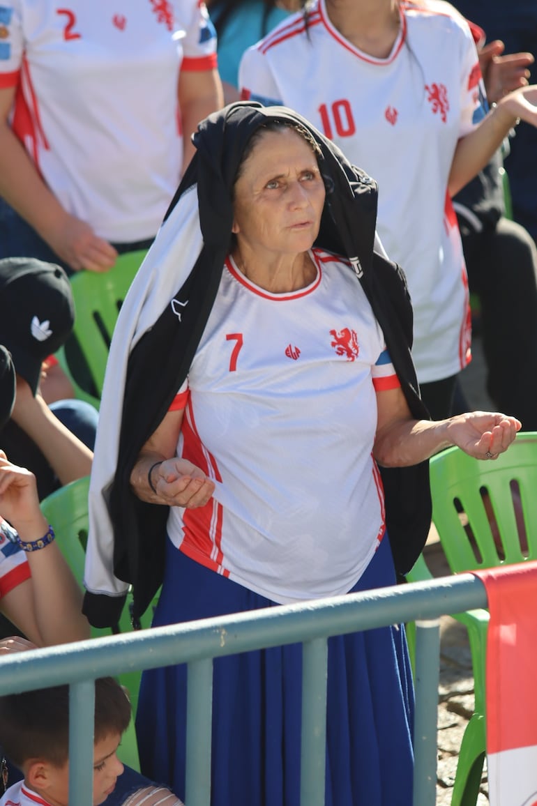 Familias de distintos puntos del país participaron de la santa misa.