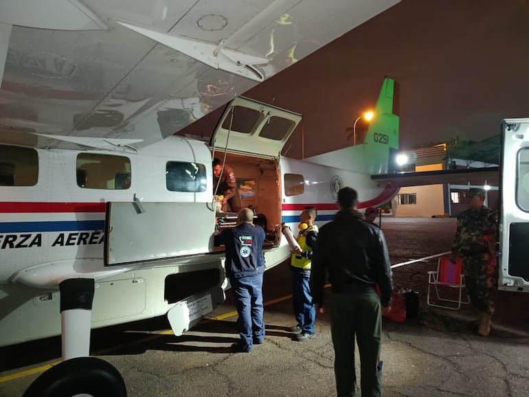Fuerza Aérea y SEME realizaron compleja evacuación de una bebé prematura intubada
