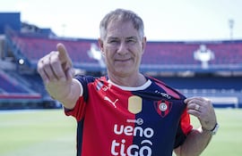 Ariel Enrique Holan (65 años), nuevo director técnico de Cerro Porteño.