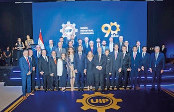 Nueve décadas siguiendo el pulso de la industria