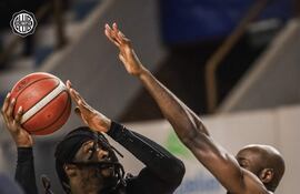 Olimpia Kings consiguió otra victoria sobre San José, en su visita del jueves. Los “santos” serán rivales en las finales de la Liga.