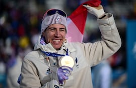 El francés Quentin Fillon Maillet hizo una nueva demostración de su poderío al ganar los 10 kilómetros esprint de biatlón de los Juegos de Milán-Cortina 2026 y, con ello, se adjudicó el cuarto oro olímpico de su carrera.