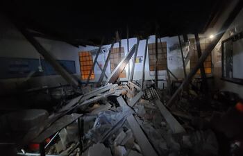 Colapsa el techo de un aula en colegio de Lambaré