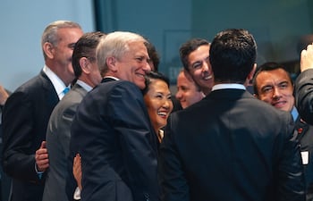 El presidente de Chile, José Antonio Kast (c-i), posando junto a su homóloga de Perú, Keiko Fujimori (c), su homólogo de Paraguay, Santiago Peña (2-d) y a su homólogo de Ecuador, Daniel Noboa (d), durante una reunión del Escudo de Las Américas.