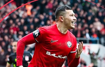 Braian Samudio celebra su gol para el Corum FK de Turquía.