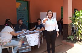 La colorada Laura Gamarra ganó virtualmente la intendencia de la ciudad de Capiatá.