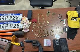 Evidencias incautadas por la Policía durante la aprehensión ejecutada en San Lorenzo.