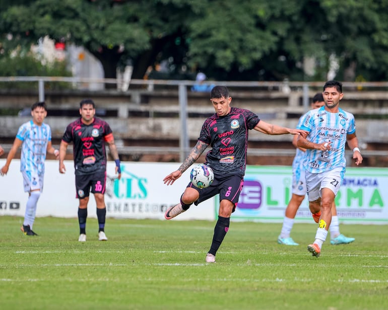 Guaireña y Resistencia empataron sin goles por la fecha 7 de la División Intermedia 2026 en el estadio Parque del Guairá de Villarrica.