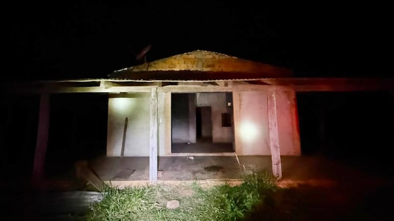 La casa abandonada donde estaba escondida la droga que fue producida en la reserva Mbaracayú.