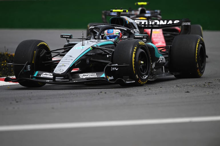 Andrea Kimi Antonelli arrancará la carrera principal mañana desde la primera fila, al lado de su compañero de equipo en Mercedes, George Russell.