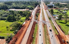 La zona donde se construye el viaducto en el ex km 10 de Ciudad del Este, en el primer día de desvíos del tránsito vehicular.
