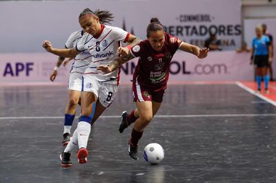 Rosa Aquino (d),  en el juego que Ysaty perdió con San Lorenzo.