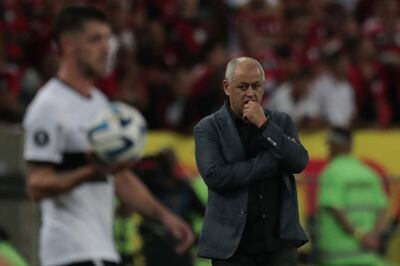 El paraguayo Francisco Arce, entrenador de Olimpia, en un partido de los octavos de final de la Copa Libertadores frente al Flamengo en el estadio Maracaná, en Río de Janeiro, Brasil.