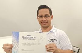 Julio González, destacado asesor de servicios de Automotor y campeón de habilidades Geely en Paraguay, ganó un concurso de Geely, en Panamá.