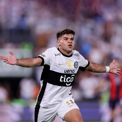 Rodney Iván Redes Cáceres (25 años), volante ofensivo franjeado.