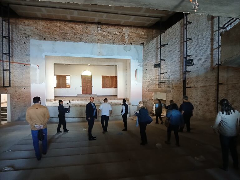 La remorelación y refacción del Teatro Municipal de Villarrica se encuentra parada desde el 2022.