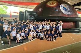 Rodrigo se dedica a la divulgación de la astronomía y la exploración espacial a través de charlas, cursos y un planetario móvil