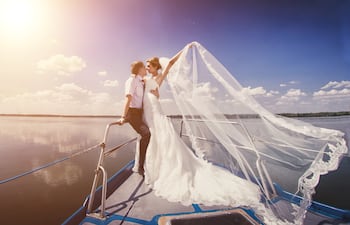 El matrimonio y embarcaciones (viajes largos) son eventos significativos y cruciales en la vida de una persona, y se creía que realizarlos en una fecha con tanto potencial de desdicha sería tentar al destino.