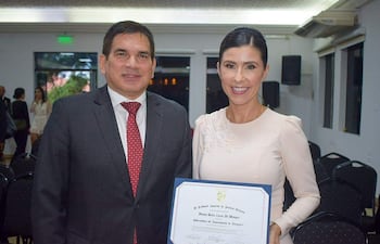 La gobernadora Norma Zárate de Monges manifestó su disposición a dar el primer paso hacia la unidad partidaria con el ministro Juan Carlos Baruja.