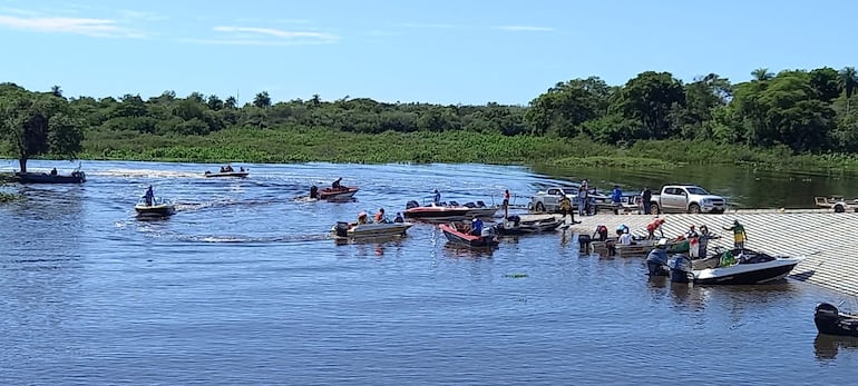 Más 60 embarcaciones participaron de un torneo de pesca realizado en Pilar en abril de este año. Archivo ABC.