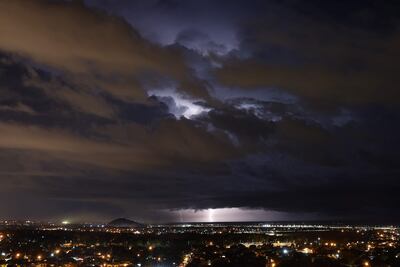 Fotografía de archivo: una tormenta eléctrica sobre el territorio nacional.
