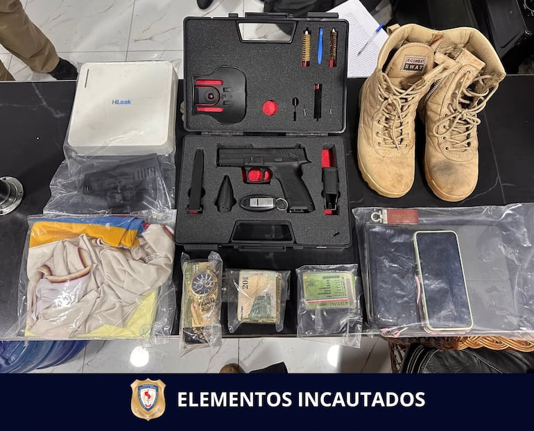 Algunas de las evidencias que fueron encontradas en poder de los sospechosos.