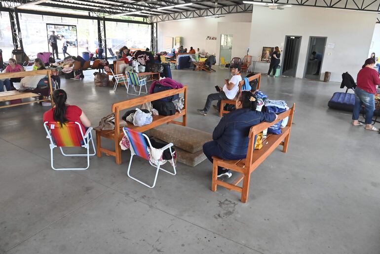 A diario, más de 100 personas como mínimo pasan la noche en el albergue del Hospital Central. 