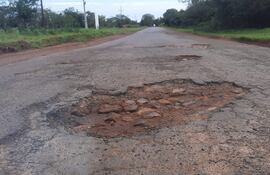 La ruta Arroyos y Esteros–Tobatí se encuentra en estado deplorable, con baches y sectores intransitables para los conductores.