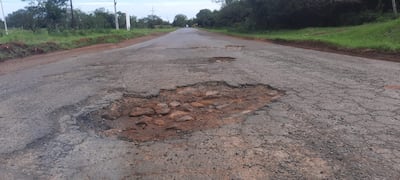 La ruta Arroyos y Esteros–Tobatí se encuentra en estado deplorable, con baches y sectores intransitables para los conductores.