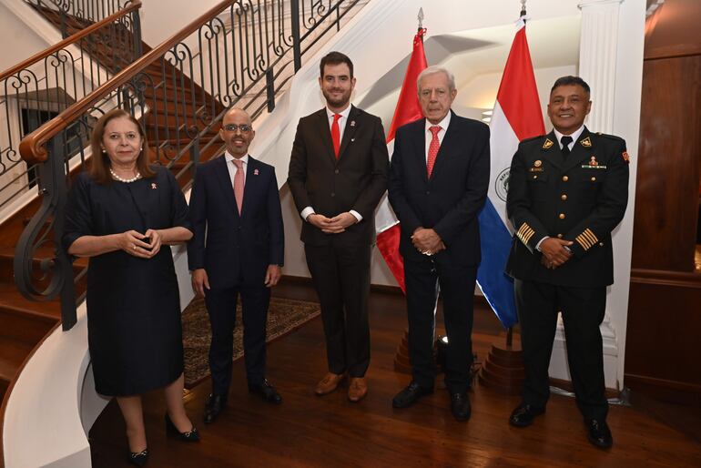 María Antonia Mazana, Carlos Arévalo, Juan Pablo Artaza, Esteban Morábito y Julio González.