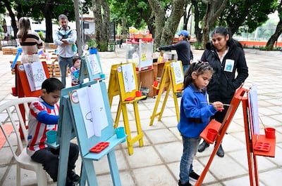 Niños con hipoacusia disfrutaron de actividades recreativas.