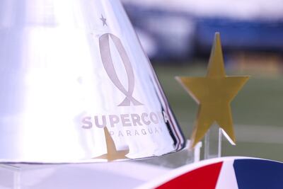 El trofeo de la Supercopa Paraguay.