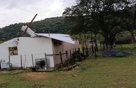 Una treintena de familias quedó damnificada en Caapucú tras el temporal de la tarde de este viernes.