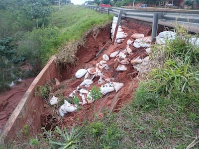 La pasarela ubicada en el KM 211 de la ruta PY03 necesita de una rápida reparación en el distrito de Yrybucuá