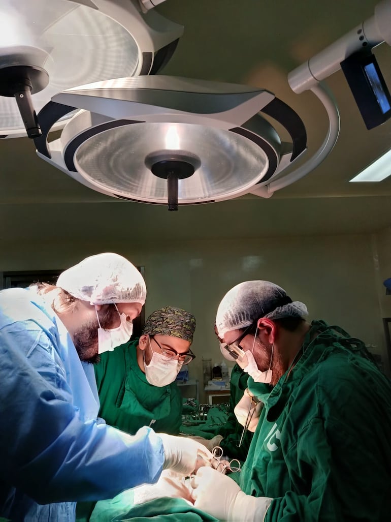 Equipo de cirugía vascular del Hospital de Clínicas.