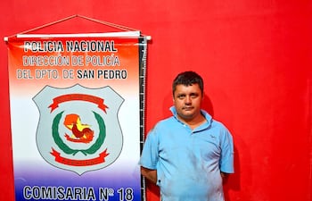 El detenido fue identificado como MIGUEL ÁNGEL ROMERO ORTIZ, paraguayo, soltero, de 36 años, quien contaba con arresto domiciliario