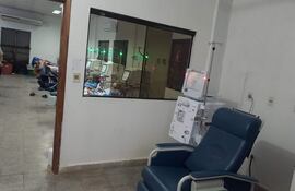 En el Hospital Regional de Paraguarí incorporan a ocho nuevos pacientes para hemodiálisis.