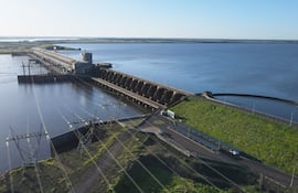 Royalties provenientes de Yacyretá descendieron 70,8%, al pasar de US$ 112 millones a US$ 32,7 millones de enero a setiembre de 2025.