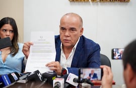 Basilio "Bachi" Núñez (ANR, HC), presidente de la Cámara de Senadores.