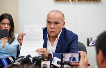 Basilio "Bachi" Núñez (ANR, HC), presidente de la Cámara de Senadores.